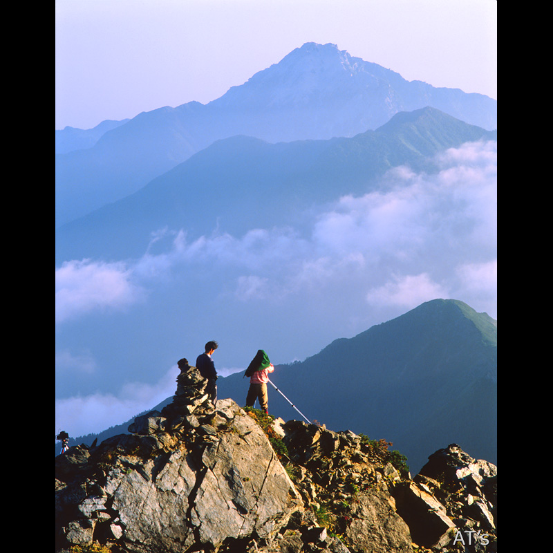北岳から見た甲斐駒ヶ岳と山岳写真の巨匠白旗史朗氏／白峰三山