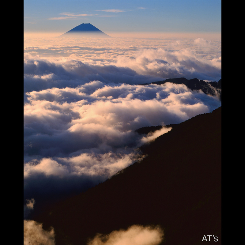 南アルプス北岳山荘付近から富士山遠望