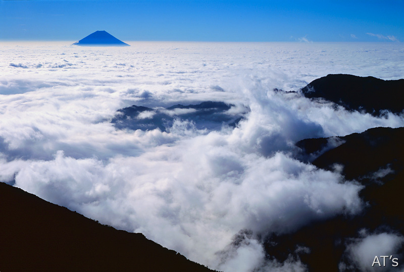 南アルプス北岳付近から富士山遠望