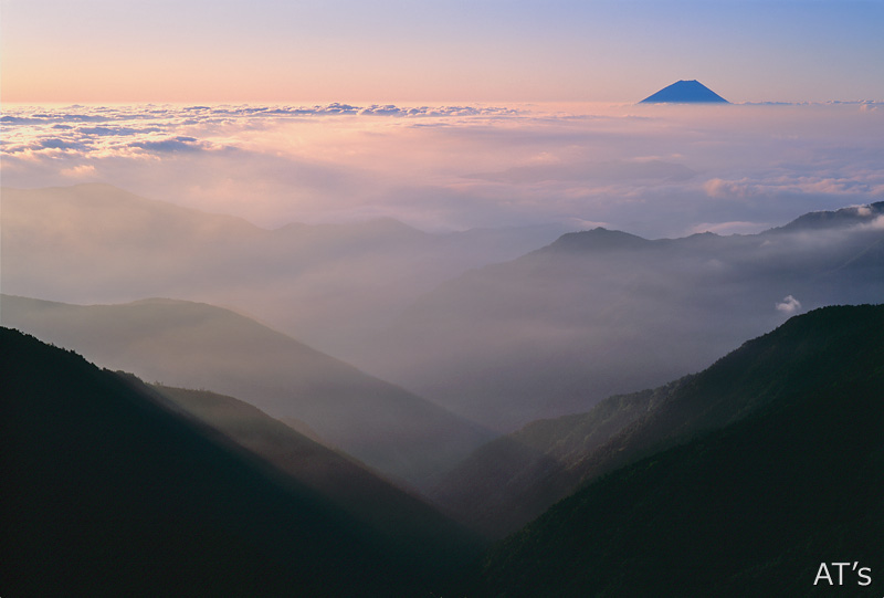 南アルプス北岳山荘から富士山遠望