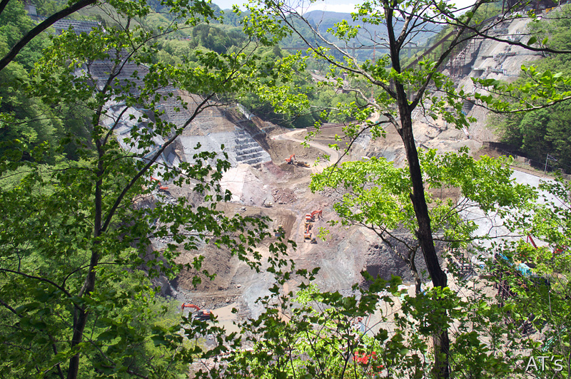 建設中の八場ダム（2016）／吾妻渓谷と吾妻川流域の滝