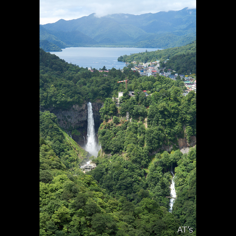 明智平から見た華厳の滝と白雲滝／大谷川流域の滝