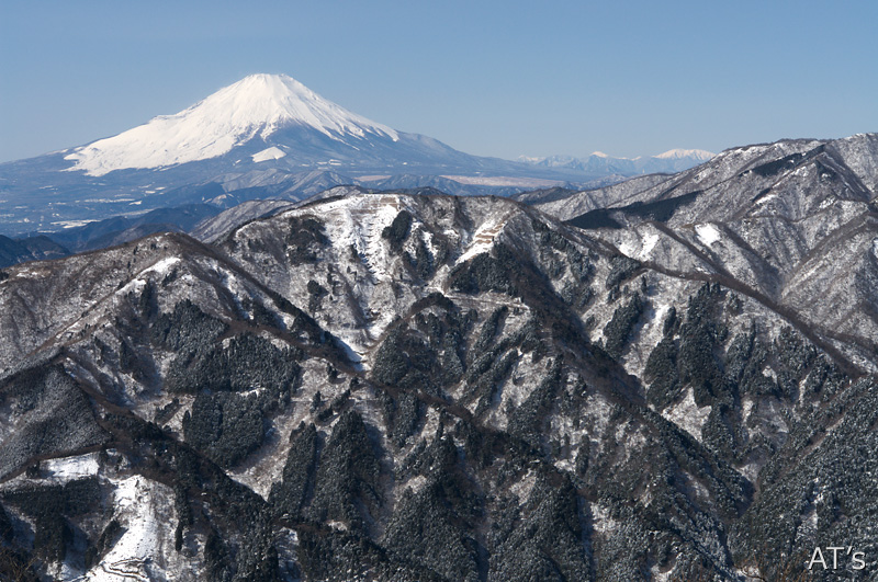 大山山頂付近から見た丹沢表尾根と富士／丹沢