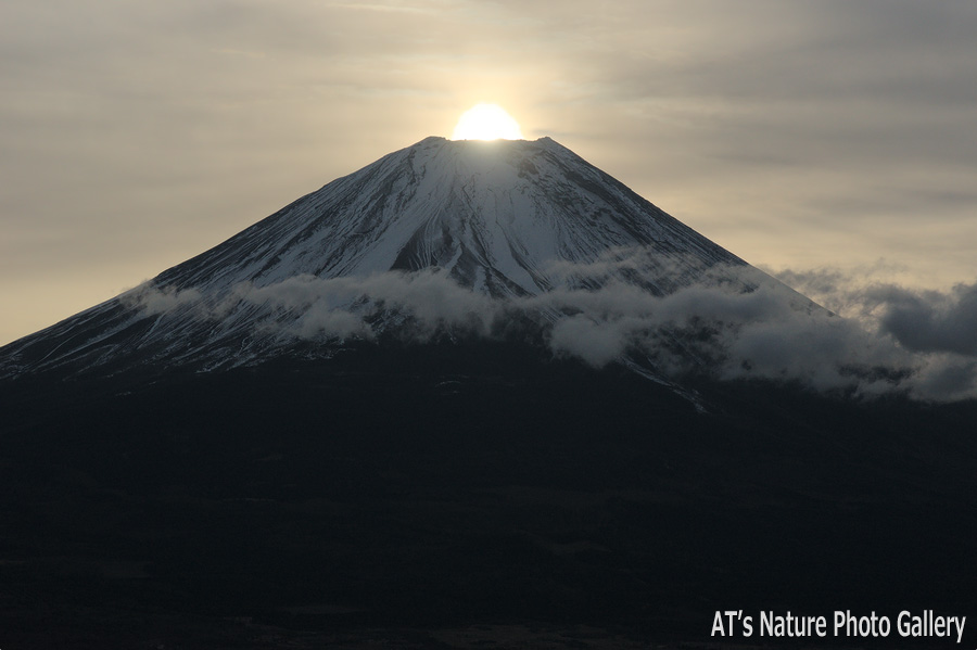 竜ヶ岳から見た朝陽が昇る富士山／竜ヶ岳とダイヤモンド富士