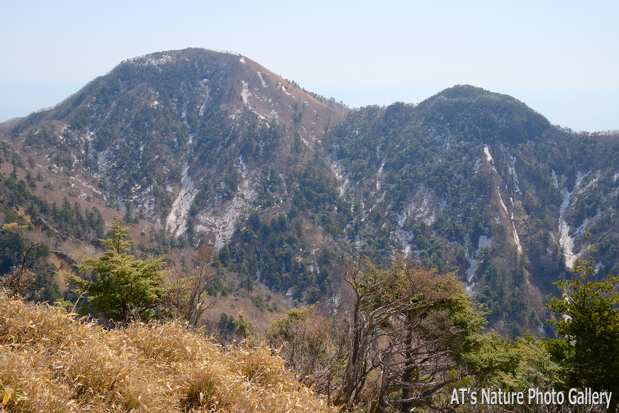 鶏頂山から見た釈迦ヶ岳と中岳／高原山／栃木